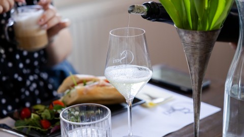 Nőnapi pezsgős brunch 2026